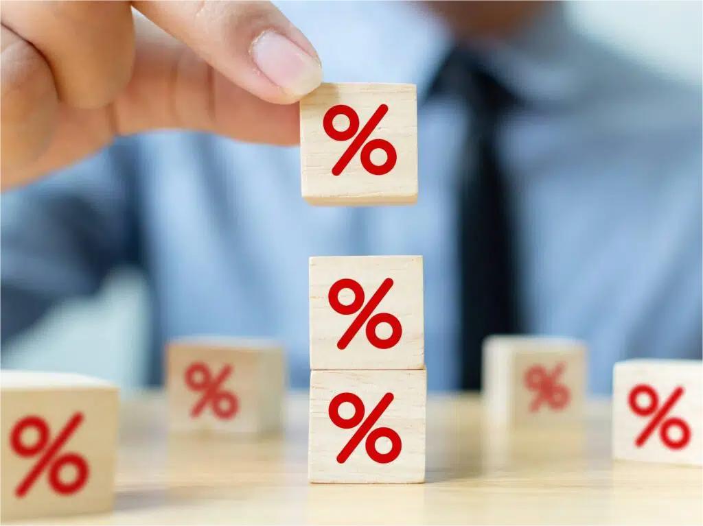 Copom reduz juros básicos da economia para 10,5% ao ano Copom reduz juros básicos da economia para 10,5% ao ano