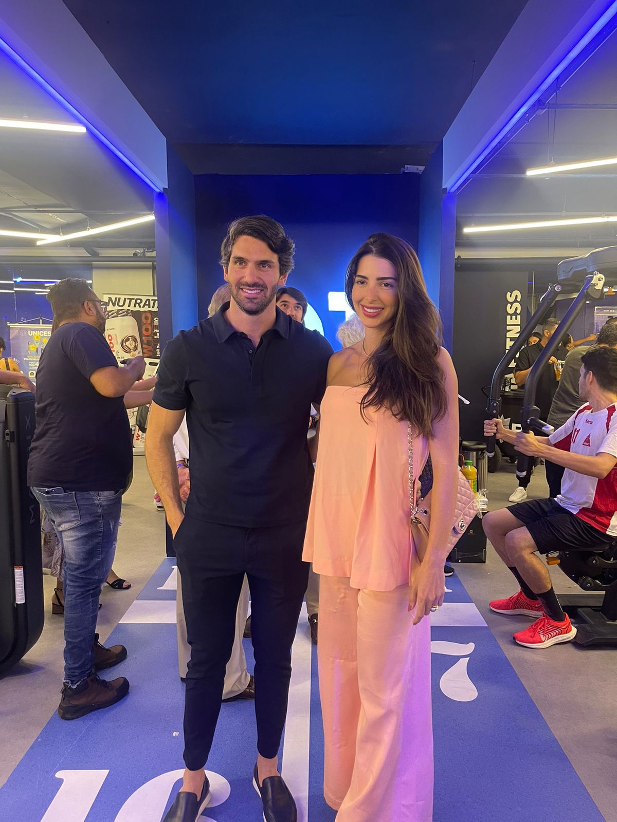 Miguel Pantazis, CEO da 4P Capital e sócio da Bluefit com sua esposa Bruna Beltrão.
