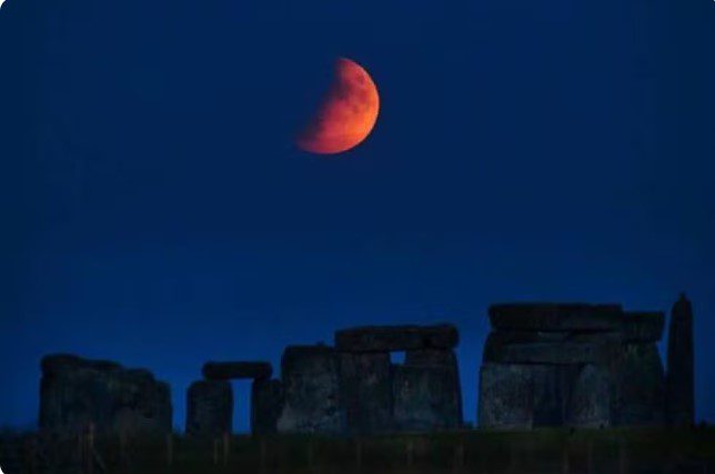 Saiba o que é a 'grande paralisação lunar' que ocorre nesta sexta-feira e como assistir A possível conexão lunar de Stonehenge é investigada por cientistas — Foto: Getty Images/BBC