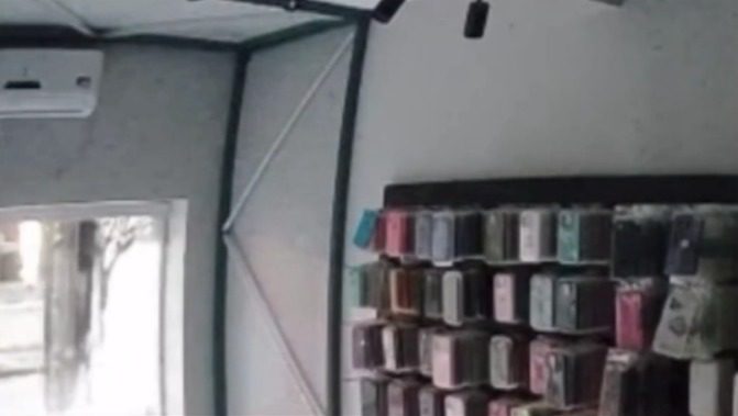 Homem é preso e adolescentes apreendidas após furto em loja de iPhone na Paraíba Homem é preso e adolescentes apreendidas após furto em loja de iPhone na Paraíba