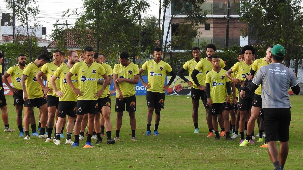 Botafogo-PB terá desfalque de Pipico e retorno de jogadores contra o Londrina Botafogo-PB se reapresenta para jogo contra o Londrina