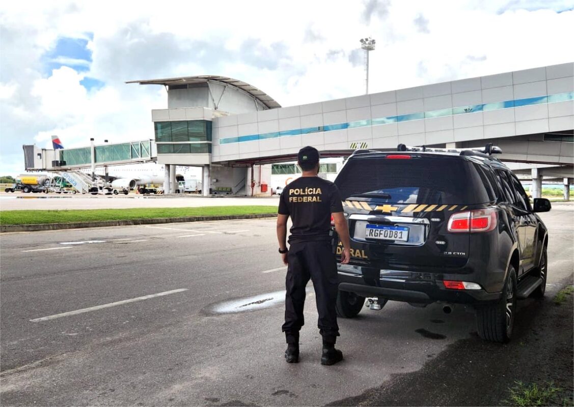 Polícia Federal prende no aeroporto de Natal homem procurado pela Justiça da Paraíba PF prende no aeroporto de Natal homem procurado pela Justiça da Paraíba