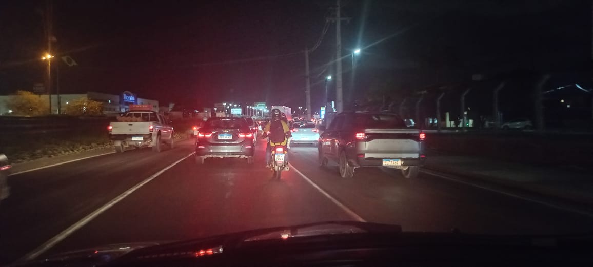 Saída para festas juninas causam caos no trânsito, com 12 km de lentidão na BR-230, na Grande João Pessoa Muitos paraibanos vão aproveitar as festas no interior