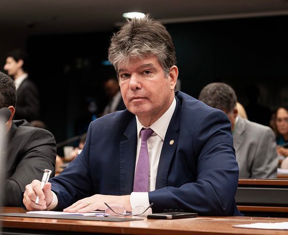 O deputado lembra que o cenário é semelhante ao que ocorreu em 2022