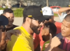 Após show Gusttavo Lima visita campo de futebol e doa R$ 5 mil em Campina Grande Após show Gusttavo Lima visita campo de futebol e doa R$ 5 mil em Campina Grande