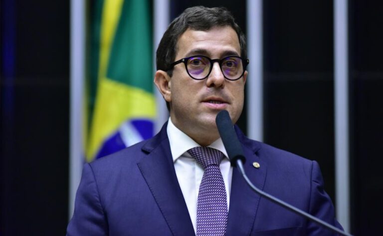 Gervásio Maia diz que vitória de Hugo Motta na presidência da Câmara será unificada e comemora: "Paraíba vive auge nacional" Deputado Gervásio Maia (PSB). (foto: Zeca Ribeiro/Câmara dos Deputados/Arquivo)