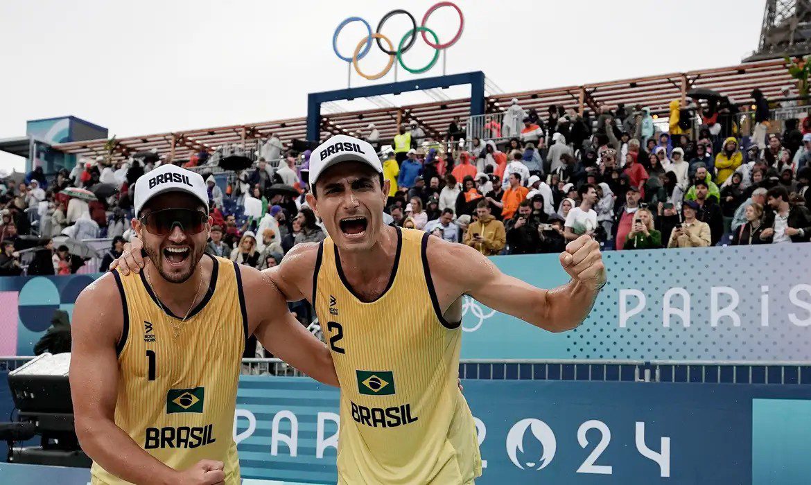 Olimpíadas: paraibano George Wanderley e André Stein sofrem derrota para dupla cubana no vôlei de praia André, George