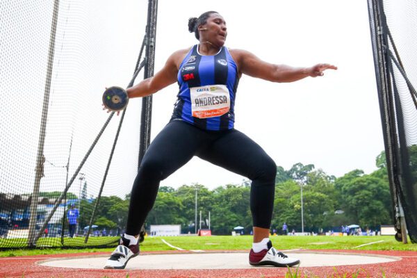 Com foco na Olimpíada, atleta Andressa de Morais encarou com força a rotina