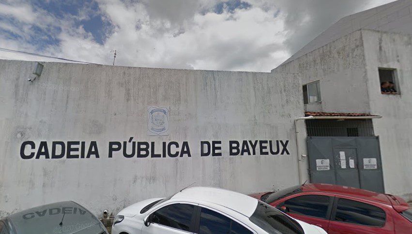 Detentos queimam colchões durante tumulto em cadeia de Bayeux; polícia é acionada Cadeia, Bayeux, Tumulto, Detentos
