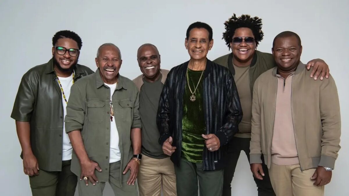 Fundo de Quintal se apresenta em João Pessoa; saiba valores dos ingressos e local fundo de quintal, joão pessoa, samba