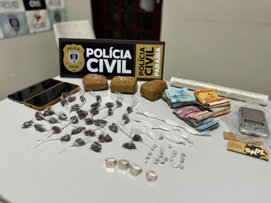 Polícia deflagra operação contra o tráfico de drogas em Coremas e apreende maconha, crack e cocaína Polícia deflagra operação contra o tráfico de drogas em Coremas e apreende maconha, crack e cocaína.