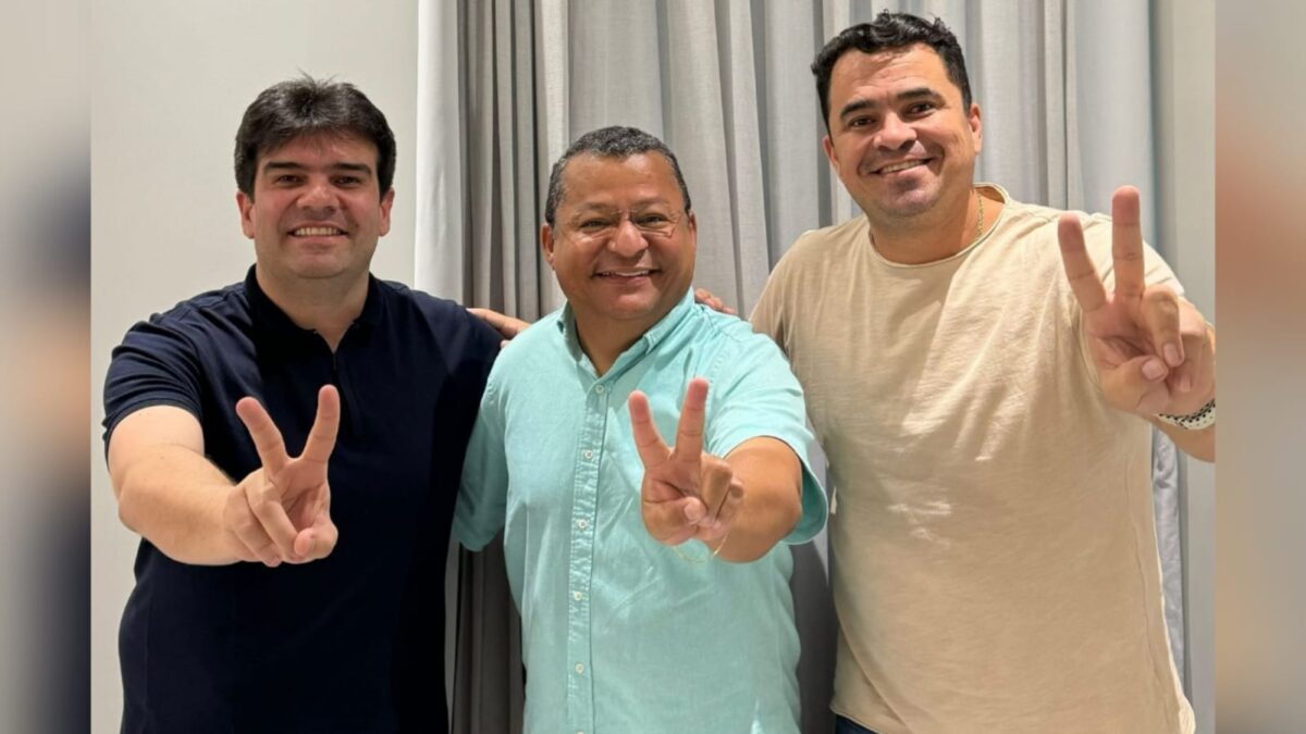 Pedrito desiste de disputar Prefeitura de Santa Rita e anuncia apoio a Nilvan Pedrito desiste de disputar Prefeitura de Santa Rita e anuncia apoio a Nilvan