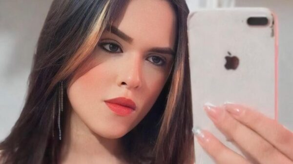 A adolescente foi encontrada com um disparo de arma de fogo na cabeça.