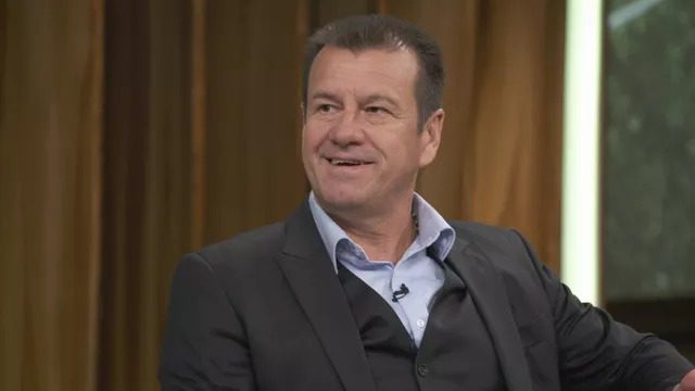 Dunga, ex-técnico da Seleção Brasileira, e esposa ficam feridos em acidente de carro dunga