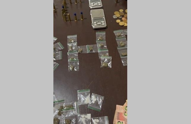 Polícia prende suspeito de tráfico de drogas no Sertão; saiba onde Drogas, Patos, Polícia