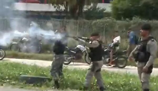 Confronto, PM, Manifestantes