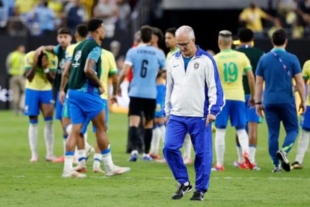 Nos pênaltis, Brasil perde para Uruguai e está fora da Copa América Nos pênaltis, Brasil perde para Uruguai e está fora da Copa América