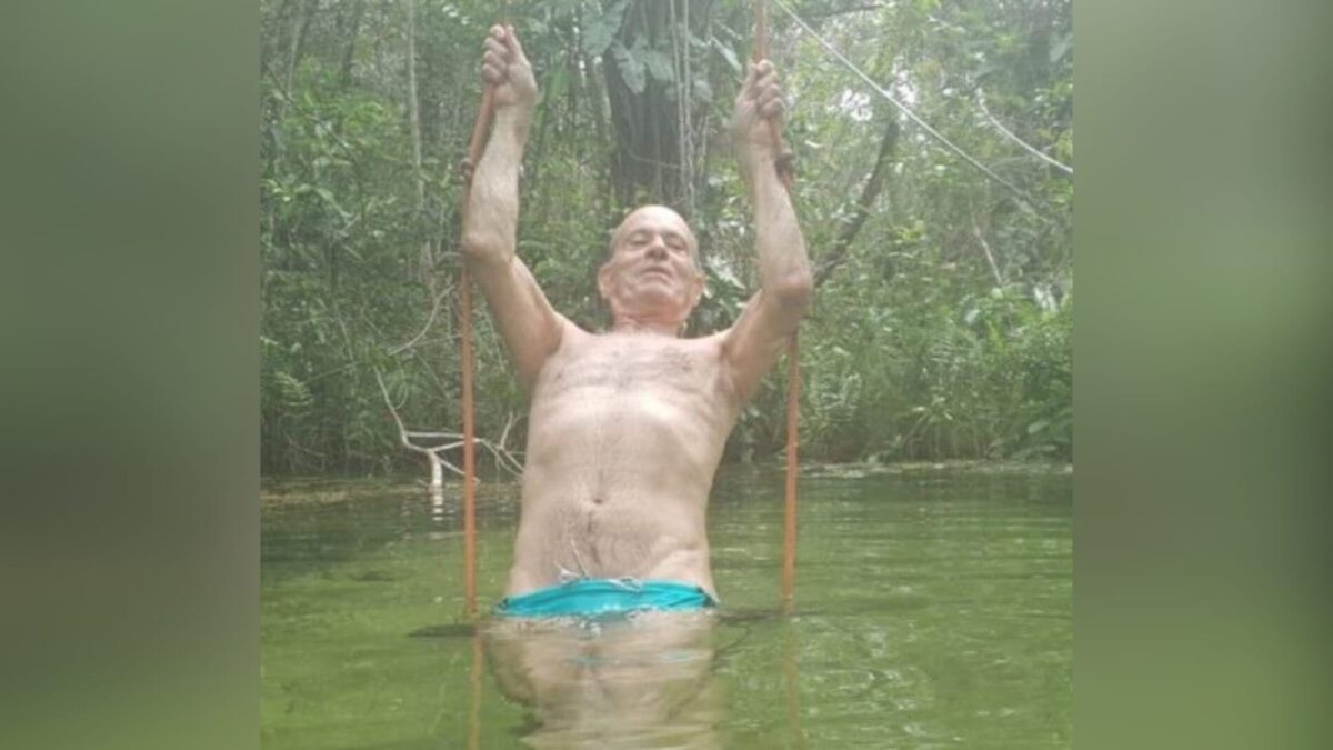 Ney Matogrosso surpreende fãs da Paraíba e posta foto em Baía da Traição Ney Matogrosso no Rio do Gozo, na Baía da Traição.