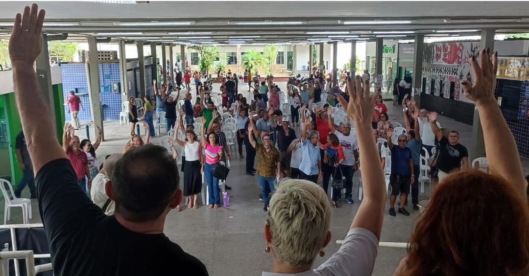 Servidores técnico-administrativos da UFPB aprovam fim da greve Servidores, UFPB