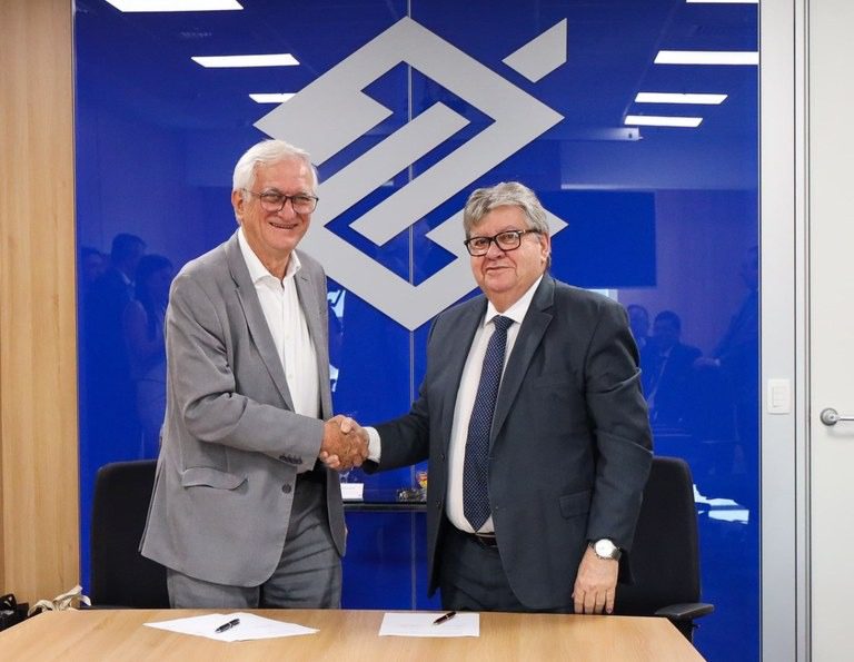 Em Brasília: João Azevêdo firma parceria com Banco do Brasil e trata de programa de incentivo ao empreendedorismo João Azevêdo.