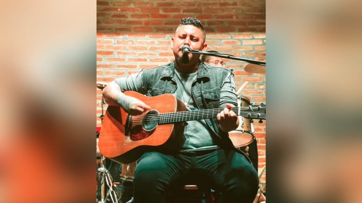 Cantor Berg Costa morre aos 32 anos, em João Pessoa: "foi inesperado, ele tava bem" berg costa, cantor