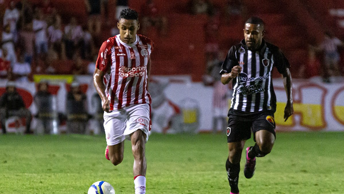 Botafogo-PB perde para o Náutico, mas segue na liderança da Série C Náutico 2x0 Botafogo-PB - Série C