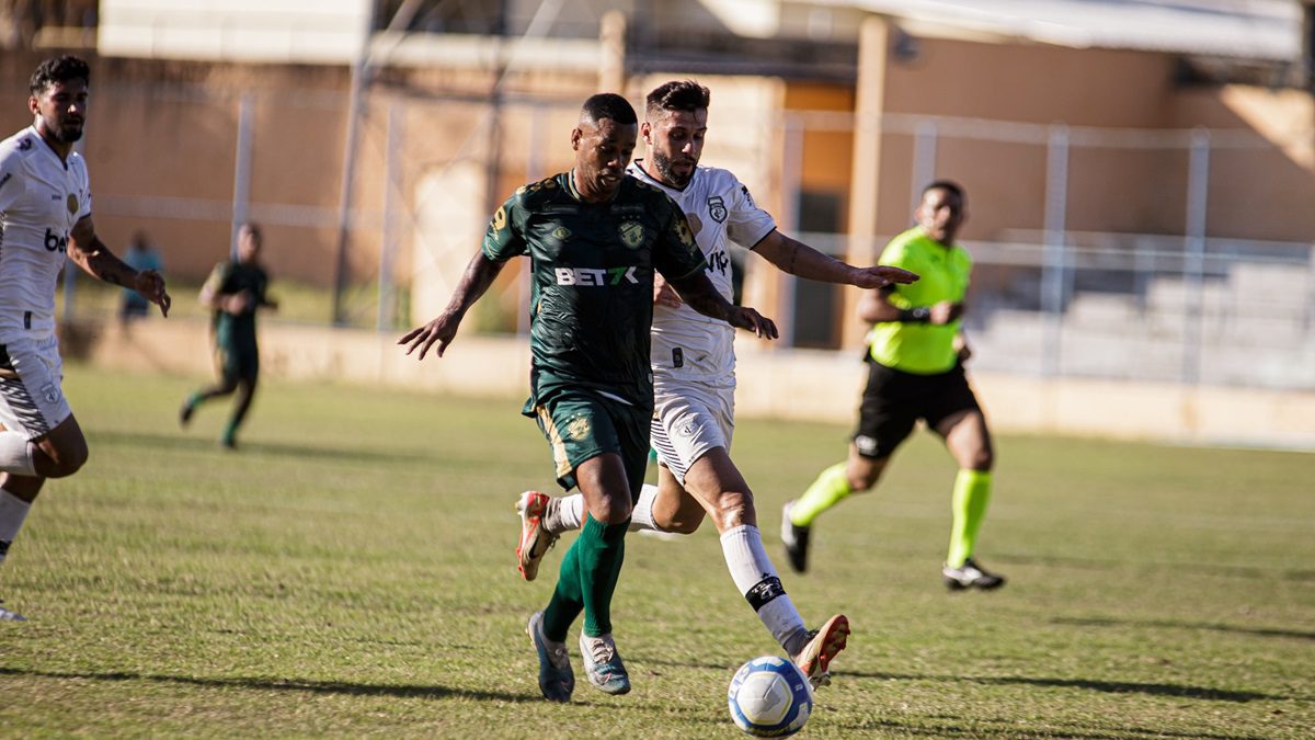 Treze vence Altos fora de casa no jogo de ida das oitavas da Série D Altos x Treze - oitavas - Série D