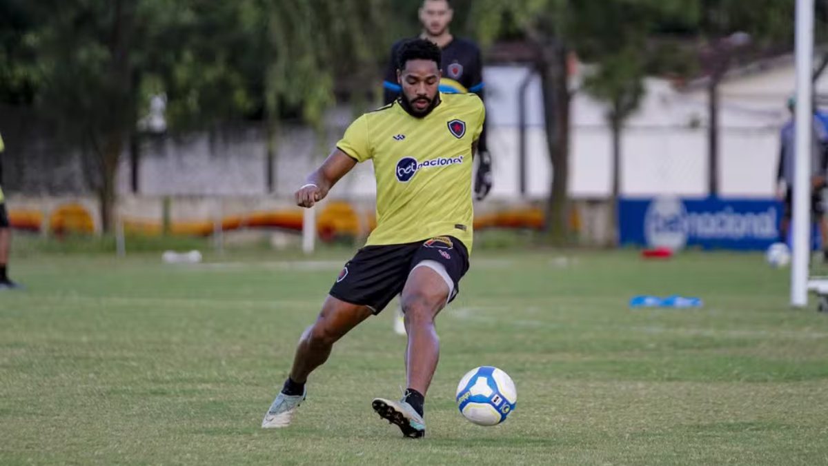 Recuperado de lesão, Wendel Lomar vive expectativa por retorno à titularidade no Botafogo-PB Wendel Lomar, zagueiro Botafogo-PB, — Foto: Cristiano Santos/Botafogo-PB