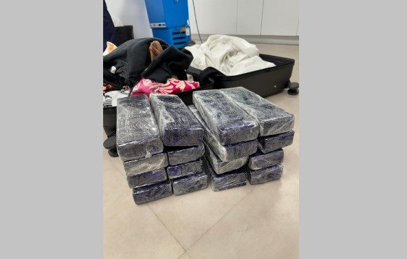 Polícia Federal prende mulher com malas repletas de haxixe no aeroporto Castro Pinto, na Grande João Pessoa Polícia Federal, Droga, Haxixe