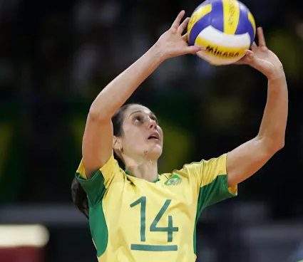 'A partir das quartas começam os jogos', alerta ex-jogadora de vôlei Fernanda Venturini 'A partir das quartas começam os jogos',