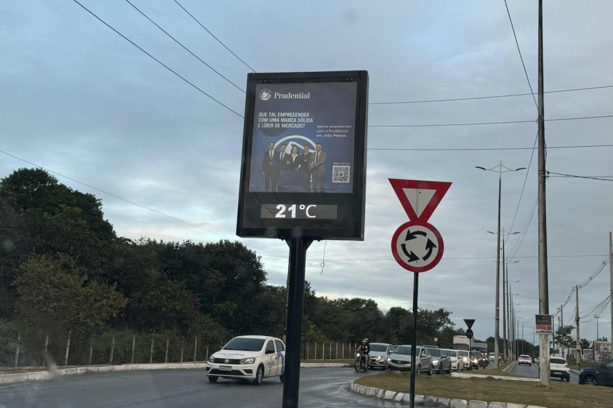Bairro em João Pessoa registra 21 graus de temperatura em sexta-feira com ventania e clima frio 21 graus, temperatura, joao pessoa