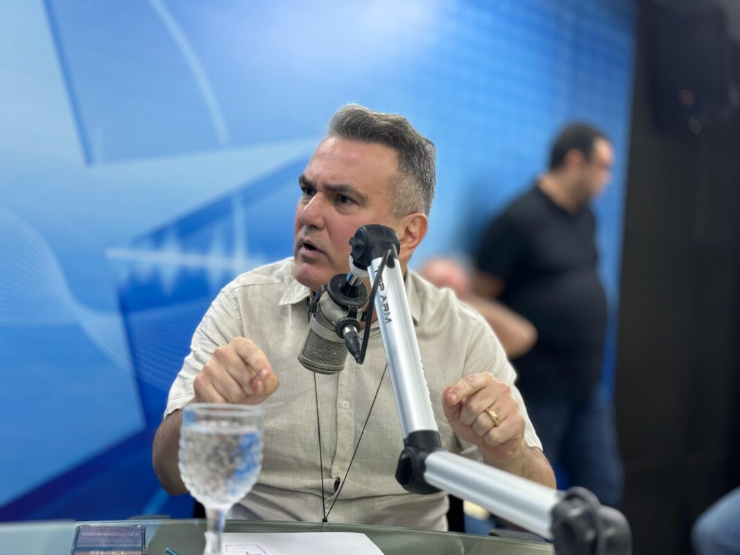 Sérgio Queiroz mantém candidatura ao Senado, mas diz que "não vai se matar" para disputar vaga na chapa bolsonarista em 2026 Sérgio Queiroz admite ingresso no PL e sinaliza possível candidatura ao Senado