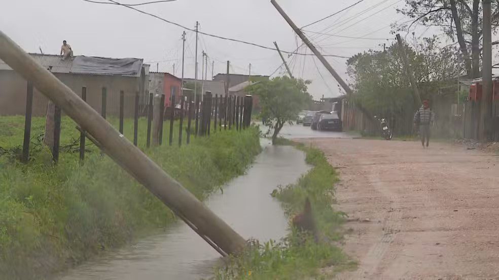 Chuva forte provoca estragos em mais de 30 municípios no Rio Grande do Sul chuva, estragos, rio grande do sul