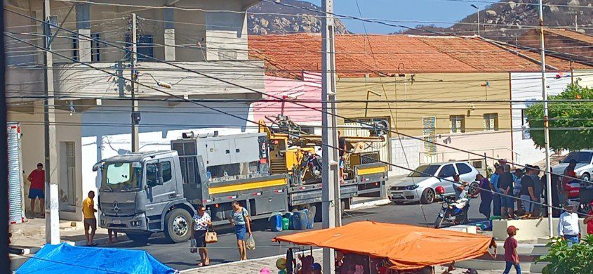 Partido denuncia uso de veículo da Prefeitura de Curral Velho em campanha eleitoral de Mãe D’Água Partido denuncia uso de veículo da Prefeitura de Curral Velho em campanha eleitoral de Mãe D’Água