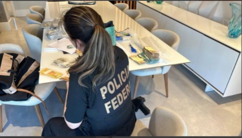 PF prende servidores do INSS e hacker que vendiam dados de brasileiros PF prende servidores do INSS e hacker que vendiam dados de brasileiros