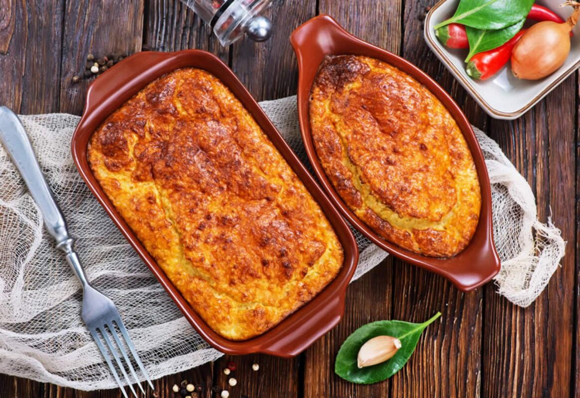 Receita deliciosa de Escondidinho de linguiça, uma iguaria de boteco Receita deliciosa de Escondidinho de linguiça, uma iguaria de boteco