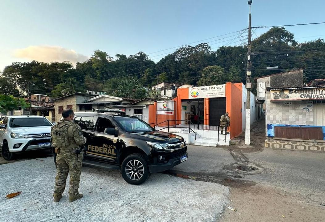 Presa pela Polícia Federal na operação Território Livre vai para prisão domiciliar, decide juíza presa, polícia federal