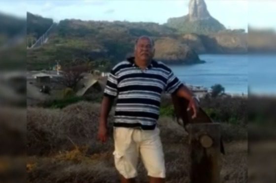 Antes de morrer, marinheiro pediu orações e reclamou do peso do navio com destino a Fernando de Noronha, diz filho Antes de morrer, marinheiro pediu orações e reclamou do peso do navio com destino a Fernando de Noronha, diz filho