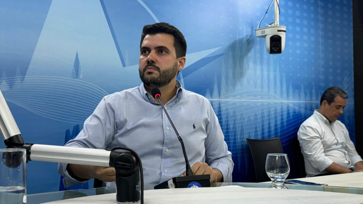 Wilson Filho confirma que Republicanos poderá pleitear mais de uma vaga na majoritária, mas diz que não haverá imposição Wilson Filho comemora publicação do edital do concurso e destaca que salários ultrapassam em R$ 2 mil o piso nacional