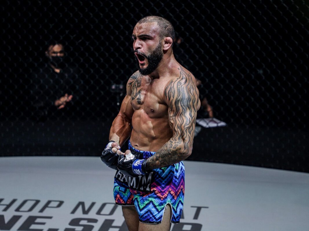 Pai de seis filhos, Lineker comemora bônus de US$ 50 mil: "A família agradece" Pai de seis filhos, Lineker comemora bônus de US$ 50 mil: "A família agradece"