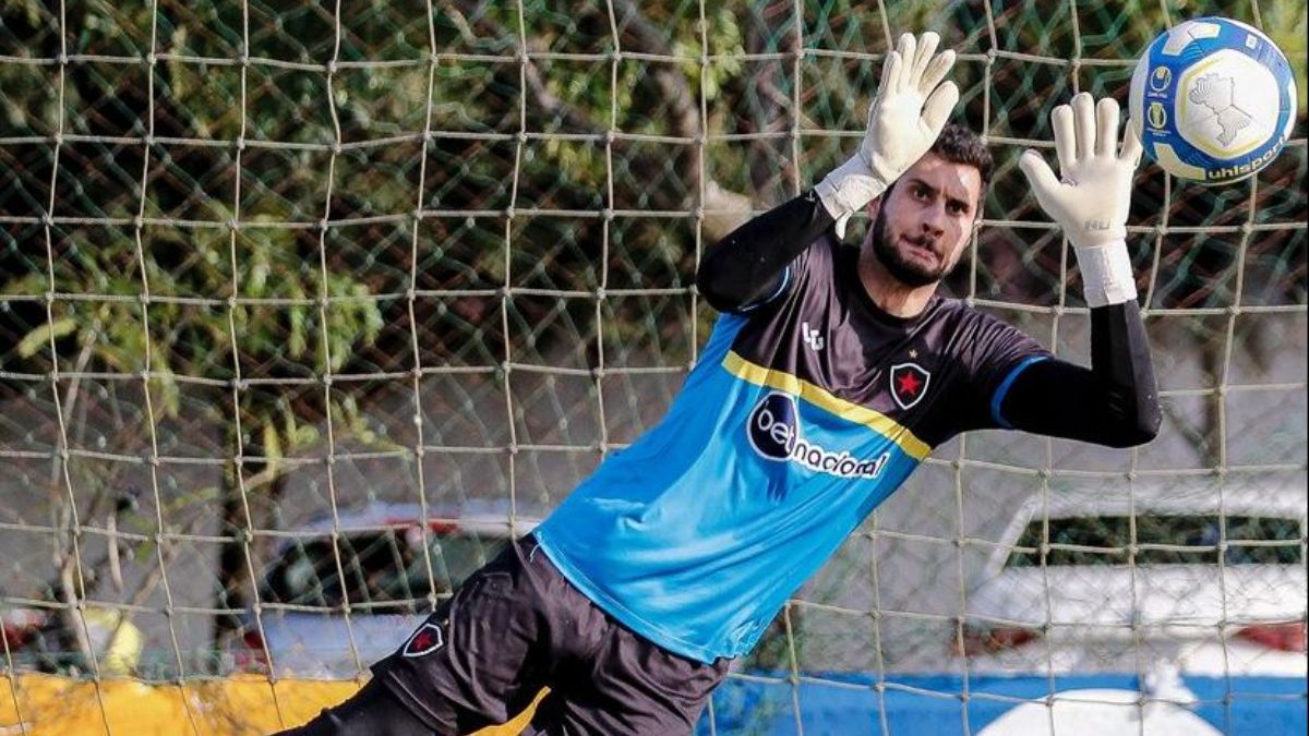 Goleiro do Botafogo-PB pede voto de confiança da torcida por acesso na Série C: "A gente não pode carregar o peso do passado" Dalton - Goleiro - Botafogo-PB