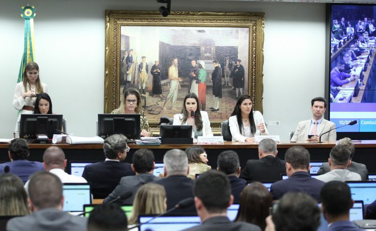 Projeto para conceder anistia a presos no 8 de janeiro deve ser apreciado hoje na CCJ Projeto para conceder anistia a presos no 8 de janeiro deve ser apreciado hoje na CCJ