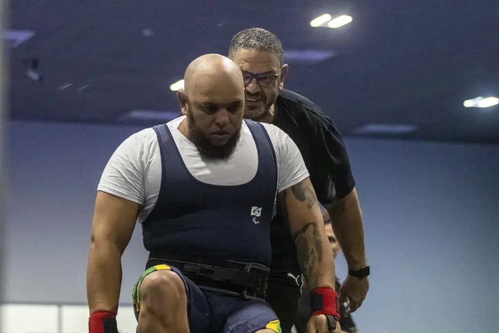Paralimpíadas: paraibano Ailton Souza compete na final do halterofilismo hoje Ailton Souza