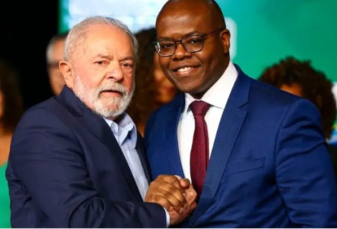 'Alguém que pratica assédio não vai ficar no governo', diz Lula após denúncias de ONG contra ministro Silvio Almeida 'Alguém que pratica assédio não vai ficar no governo', diz Lula após denúncias de ONG contra ministro Silvio Almeida