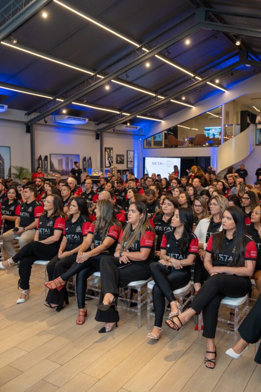Setai Grupo GP encanta corretores de imóveis com palestra especial de Marcello Antony