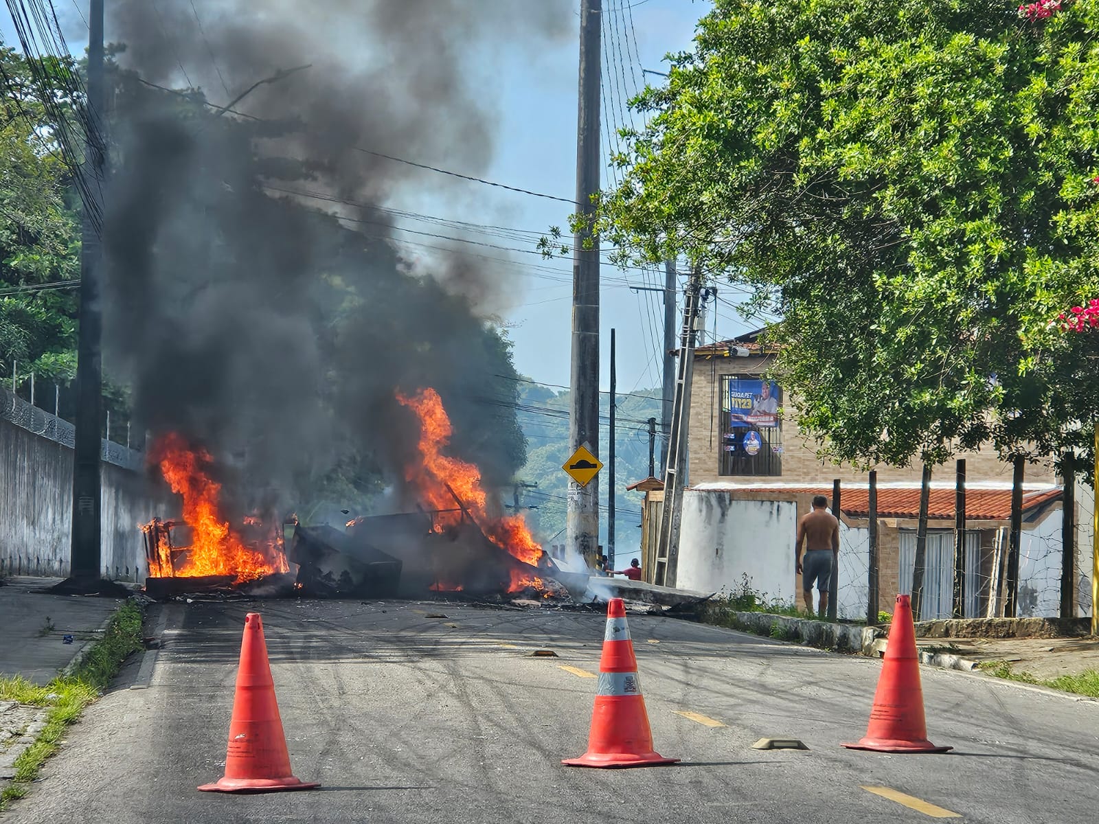 VÍDEO: populares realizam protesto entre o Rangel e Jaguaribe, após ...
