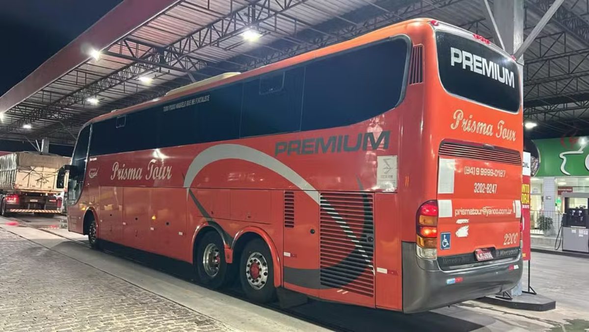 Buscando profissionalizar suas estruturas, Sousa-PB adquire ônibus próprio para melhorar deslocamento Ônibus adquirido pelo Sousa-PB - Foto: Reprodução/Redes sociais