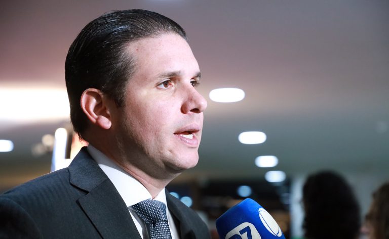 Hugo Motta destaca importância da união de parlamentares para sua candidatura à presidência da Câmara Hugo Motta considera possibilidade de concorrer a governador da Paraíba em 2026