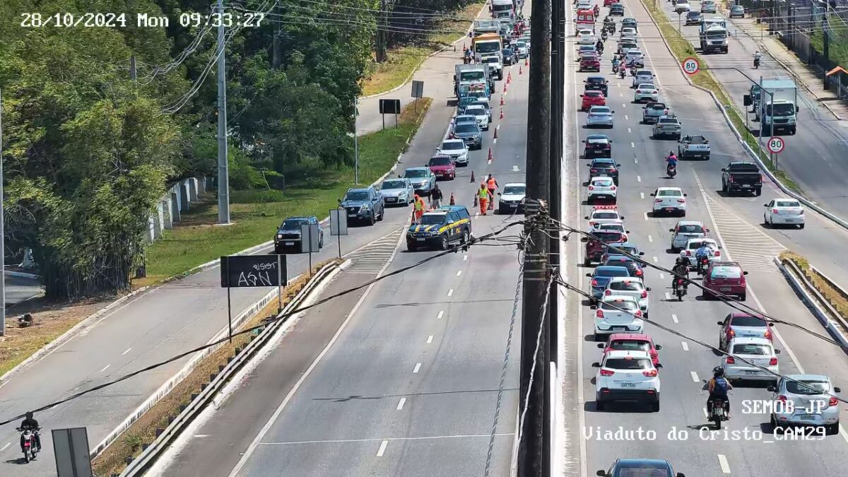 Viaduto do Cristo: BR-230 é fechada e trânsito é desviado nesta segunda-feira Viaduto do Cristo: BR-230 é fechada e trânsito é desviado nesta segunda-feira