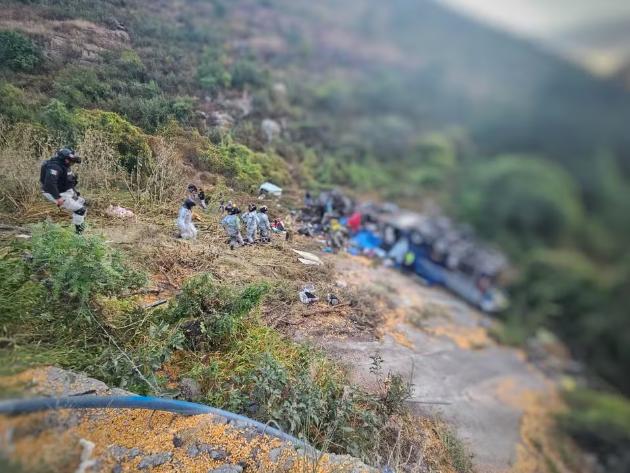Acidente de ônibus deixa 24 mortos no México Acidente de ônibus deixa 24 mortos no México